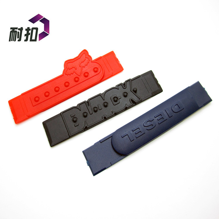 塑膠七孔排扣 全新環(huán)保材質 可定做logo 耐扣生產(chǎn)批發(fā)